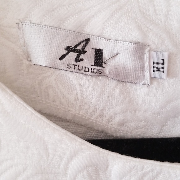 Dress - Picture 3 of 5